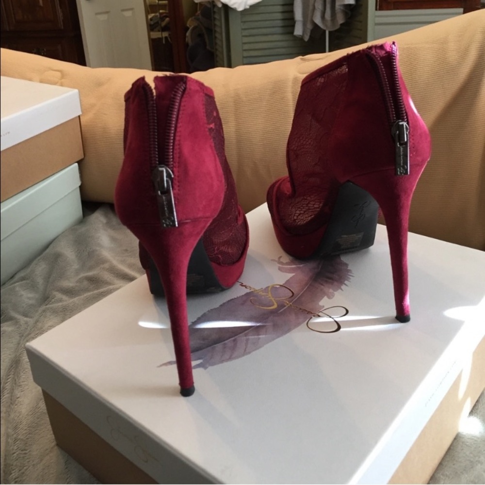 Red Lace Heels/Pumps - Picture 3 of 5